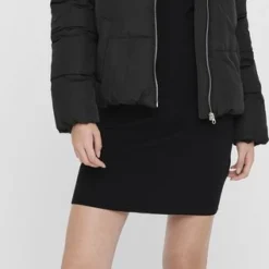 JDY JDYNEWERICA SHORT PADDED JACKET OTW NOOS Dames Jas - Maat S -Dameskleding Verkoop 317x840 3