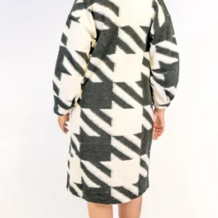 Afraa - Jas -Dames - Vest - Zwart En Wit - Wol - One Size -Dameskleding Verkoop 447x840 4