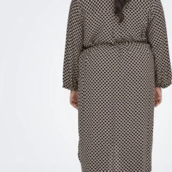 ONLY CARMAKOMA CARANITA DENIZIA 3/4 SHIRT BLK DRESS AOP Dames Blouse - Maat 48 -Dameskleding Verkoop 460x840 10