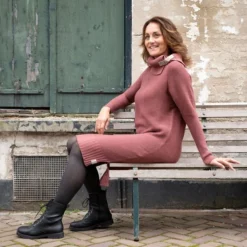 Knit Factory Jamie Gebreide Dames Jurk - Zwart - 40/42 - Knielengte - Met Opstaande Kraag -Dameskleding Verkoop 550x550 85