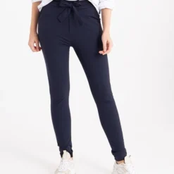 Blauwe Broek/Pantalon Van Je M'appelle - Dames - Travelstof - Maat S - 10 Maten Beschikbaar -Dameskleding Verkoop 550x674 1