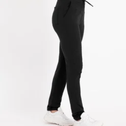 Zwarte Broek/Pantalon Van Je M'appelle - Dames - Travelstof - Maat XL - 9 Maten Beschikbaar 18 Zwarte Broek/Pantalon Van Je M'appelle - Dames - Travelstof - Maat XL - 9 Maten Beschikbaar -Dameskleding Verkoop 550x677 1