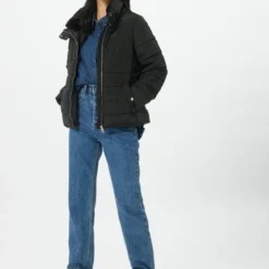 ONLY ONLCAMILLA QUILTED FURHOOD JACKET CC OTW Dames Jas - Maat L 23 ONLY ONLCAMILLA QUILTED FURHOOD JACKET CC OTW Dames Jas - Maat L -Dameskleding Verkoop 550x726 2