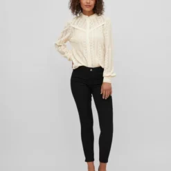 Vila Blouse Vichikka L/s Lace Shirt/3s 14081445 Birch Dames Maat - M -Dameskleding Verkoop 550x730 5