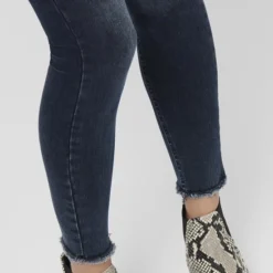 ONLY ONLBLUSH LIFE MID SK ANK RAW BB REA409 Dames Jeans - Maat XS X L32 27 ONLY ONLBLUSH LIFE MID SK ANK RAW BB REA409 Dames Jeans - Maat XS X L32 -Dameskleding Verkoop 550x733 117