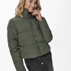 ONLY ONLDOLLY SHORT PUFFER JACKET OTW NOOS Dames Jas - Maat M 20 ONLY ONLDOLLY SHORT PUFFER JACKET OTW NOOS Dames Jas - Maat M -Dameskleding Verkoop 550x733 357