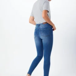 Vero Moda VMTANYA MR S PIPING JEANS VI349 GA NOOS Dames Jeans - Maat L X 30 -Dameskleding Verkoop 550x733 392