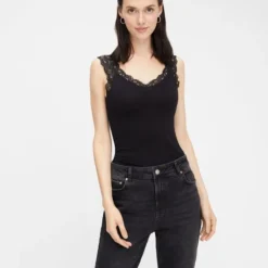 Pieces PCBARBERA LACE TOP NOOS -Dameskleding Verkoop 550x734 11