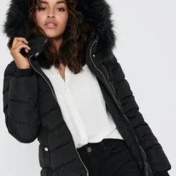 ONLY ONLCAMILLA QUILTED FURHOOD JACKET CC OTW Dames Jas - Maat L 18 ONLY ONLCAMILLA QUILTED FURHOOD JACKET CC OTW Dames Jas - Maat L -Dameskleding Verkoop 550x802 2