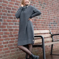 Knit Factory Jamie Gebreide Dames Jurk - Zwart - 40/42 - Knielengte - Met Opstaande Kraag -Dameskleding Verkoop 550x824 144