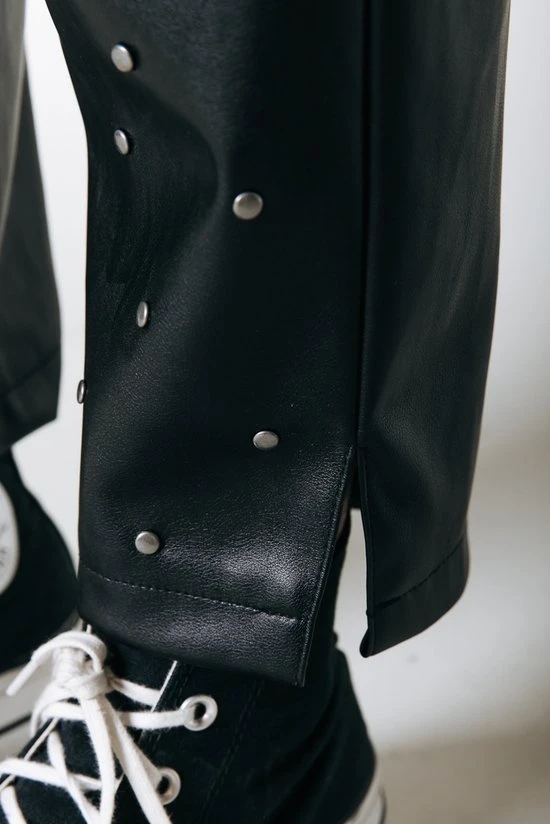 Colourful Rebel Kristel Broek Zwart Dames - Loose Fit - Leer - XL 4 Colourful Rebel Kristel Broek Zwart Dames - Loose Fit - Leer - XL - Afbeelding 4