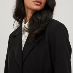 Vila Jas Vipoko Long Belt Coat -noos 14075129 Black Dames Maat - 34 -Dameskleding Verkoop 550x825 14