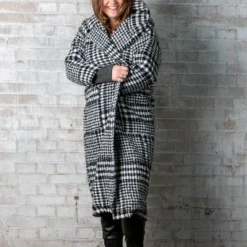 La Pèra Geruite Lange Jas Casual Dames Zwart/wit - Maat S/M -Dameskleding Verkoop 550x825 394